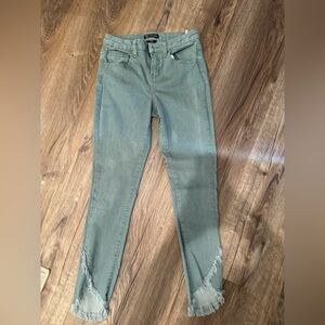 Versona Olive Ankle Jeans